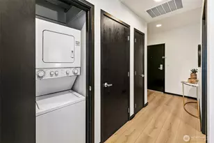 2716 Elliott Ave, Seattle, WA 98121 - Photo 15