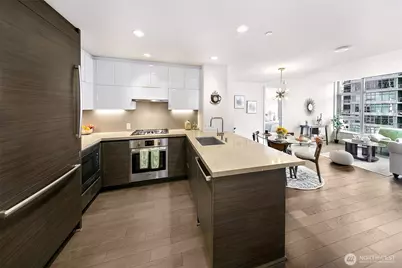 583 Battery Street #1608N, Seattle, WA 98121 - Photo 5