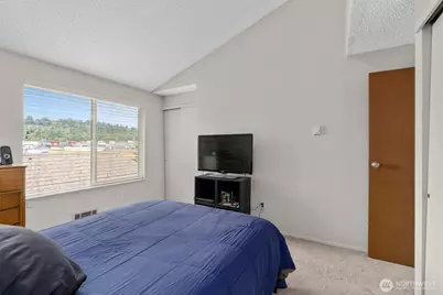 11802 98th Avenue NE #B6, Kirkland, WA 98034 - Photo 17