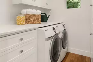 160 Highland Dr, Seattle, WA 98109 - Photo 37