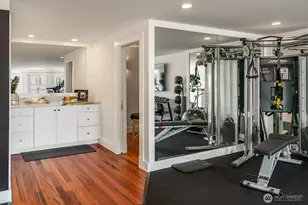 160 Highland Dr, Seattle, WA 98109 - Photo 29