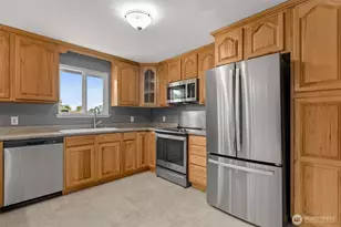 5401 47th Ave E, Tacoma, WA 98443 - Photo 9