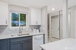 10053 NE 138th Pl, Kirkland, WA 98034 - Photo 7