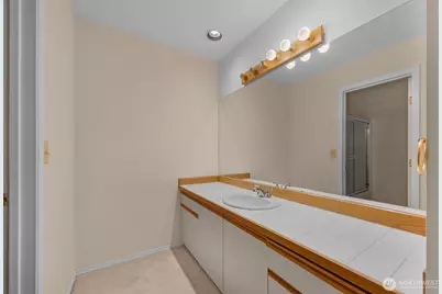 11708 Admiralty Way #D, Everett, WA 98204 - Photo 9