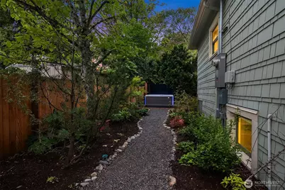 207 25th Avenue, Seattle, WA 98122 - Photo 37