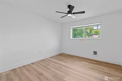 1027 S 230th Street #301, Des Moines, WA 98198 - Photo 21