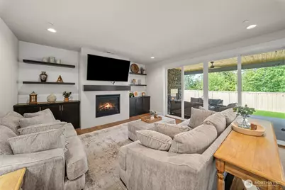 7704 Connells Prairie Road E, Bonney Lake, WA 98391 - Photo 7