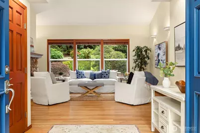 8387 NE Sumanee Place, Bainbridge Island, WA 98110 - Photo 3