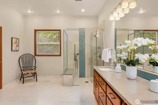 8387 NE Sumanee Pl, Bainbridge Island, WA 98110 - Photo 23