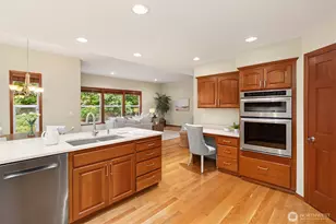 8387 NE Sumanee Pl, Bainbridge Island, WA 98110 - Photo 13