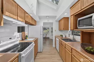 3310 SW 104th St, Seattle, WA 98146 - Photo 11