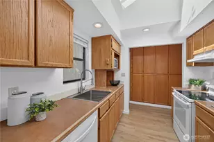3310 SW 104th St, Seattle, WA 98146 - Photo 9