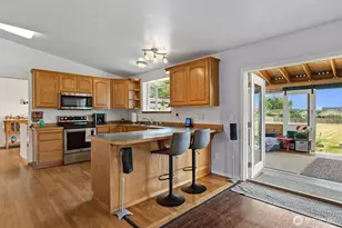 180 Kowntee St, Camano Island, WA 98282 - Photo 19