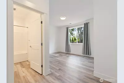 4913 NE 1st Street, Renton, WA 98059 - Photo 15