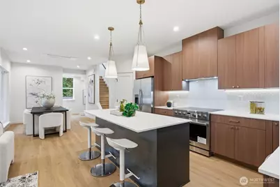 9725 Evanston Avenue N, Seattle, WA 98103 - Photo 9