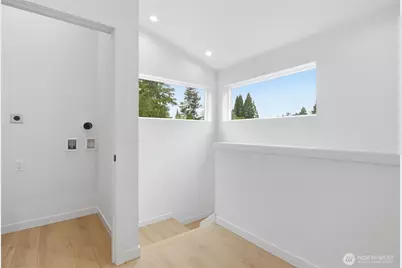 9725 Evanston Avenue N, Seattle, WA 98103 - Photo 17