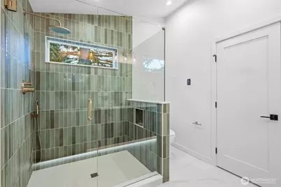 9725 Evanston Avenue N, Seattle, WA 98103 - Photo 27
