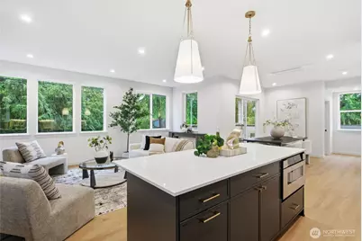 9725 Evanston Avenue N, Seattle, WA 98103 - Photo 11