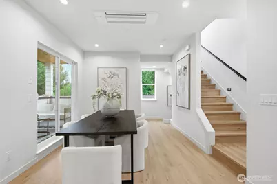 9725 Evanston Avenue N, Seattle, WA 98103 - Photo 15