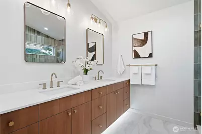 9725 Evanston Avenue N, Seattle, WA 98103 - Photo 25