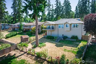 1229 SE Camano Dr, Camano Island, WA 98282 - Photo 33