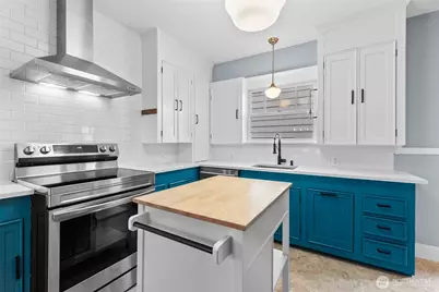 731 N 80th Street, Seattle, WA 98103 - Photo 9