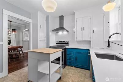 731 N 80th Street, Seattle, WA 98103 - Photo 7