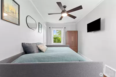 731 N 80th Street, Seattle, WA 98103 - Photo 21