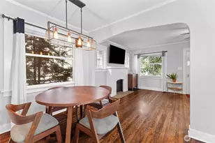 731 N 80th St, Seattle, WA 98103 - Photo 17