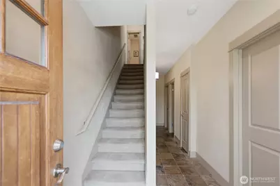 2540 14th Avenue W, Seattle, WA 98119 - Photo 17