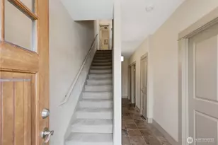 2540 14th Ave W, Seattle, WA 98119 - Photo 17