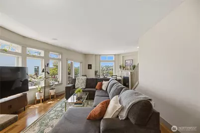 2540 14th Avenue W, Seattle, WA 98119 - Photo 5
