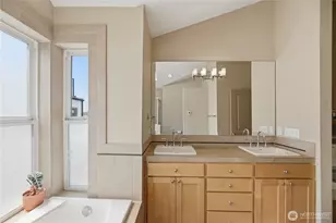 2540 14th Ave W, Seattle, WA 98119 - Photo 25
