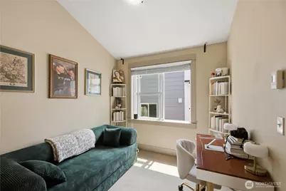 2540 14th Avenue W, Seattle, WA 98119 - Photo 27