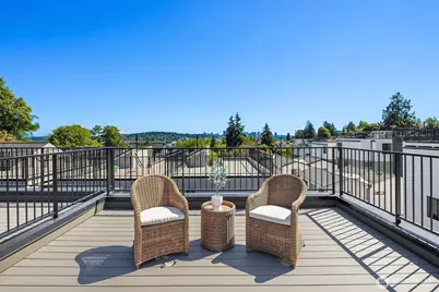 4415 2nd Avenue NE #B, Seattle, WA 98105 - Photo 11