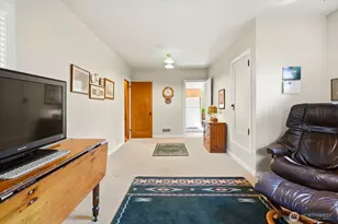 702 E 3rd Ave, Ellensburg, WA 98926 - Photo 21