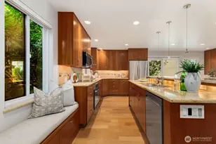 9901 NE 4th St, Bellevue, WA 98004 - Photo 13