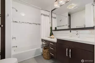 9901 NE 4th St, Bellevue, WA 98004 - Photo 23