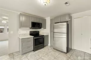 12712 NE 120th St, Kirkland, WA 98034 - Photo 9