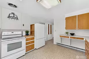 2504 NE 147th St, Shoreline, WA 98155 - Photo 9