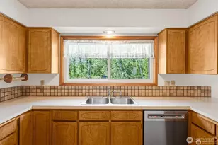 201 Inglewood Dr, Longview, WA 98632 - Photo 11