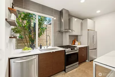 1806 25th Avenue #A, Seattle, WA 98122 - Photo 9