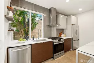 1806 25th Ave, Seattle, WA 98122 - Photo 9