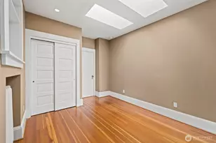 604 W Kinnear Pl, Seattle, WA 98119 - Photo 23