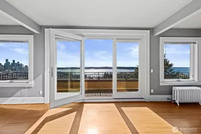 604 W Kinnear Place, Seattle, WA 98119 - Photo 3