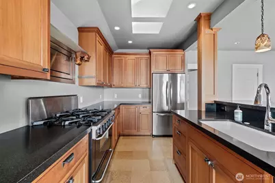 604 W Kinnear Place, Seattle, WA 98119 - Photo 13