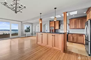 604 W Kinnear Pl, Seattle, WA 98119 - Photo 11