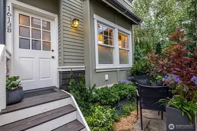1613 21st Avenue #B, Seattle, WA 98122 - Photo 3