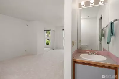 535 Summit Avenue E #403, Seattle, WA 98102 - Photo 17
