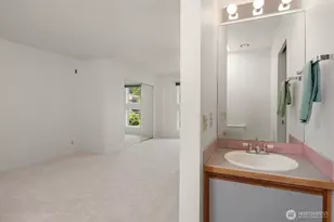 535 Summit Ave E, Seattle, WA 98102 - Photo 17